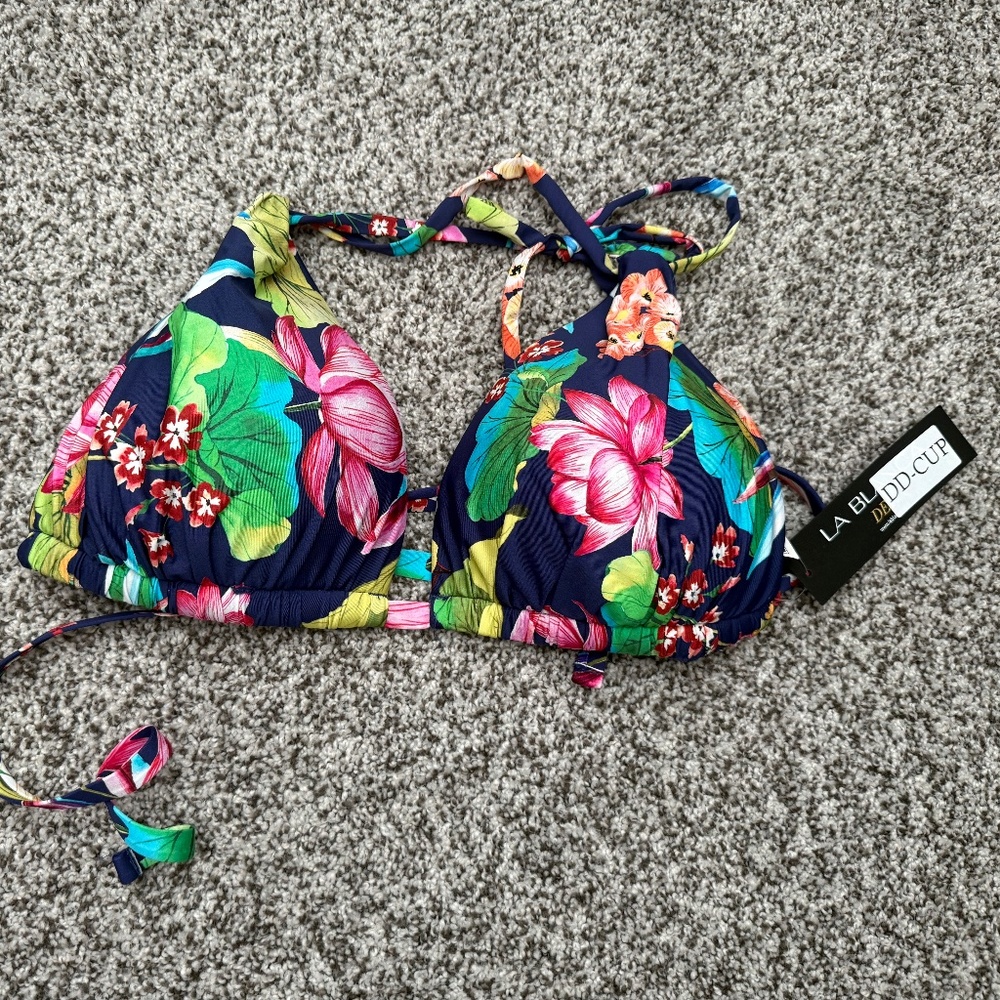 La Blanca Delux bikini top brand new tags on